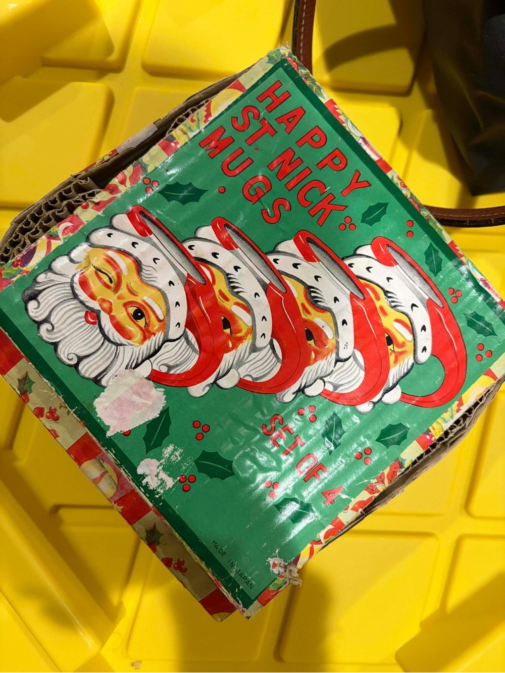 Vintage Holiday Santa Mug Set - Green & Red